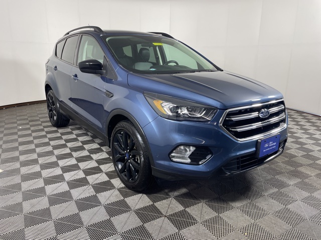 Used 2018 Ford Escape SE with VIN 1FMCU9GD3JUC48697 for sale in Shakopee, Minnesota