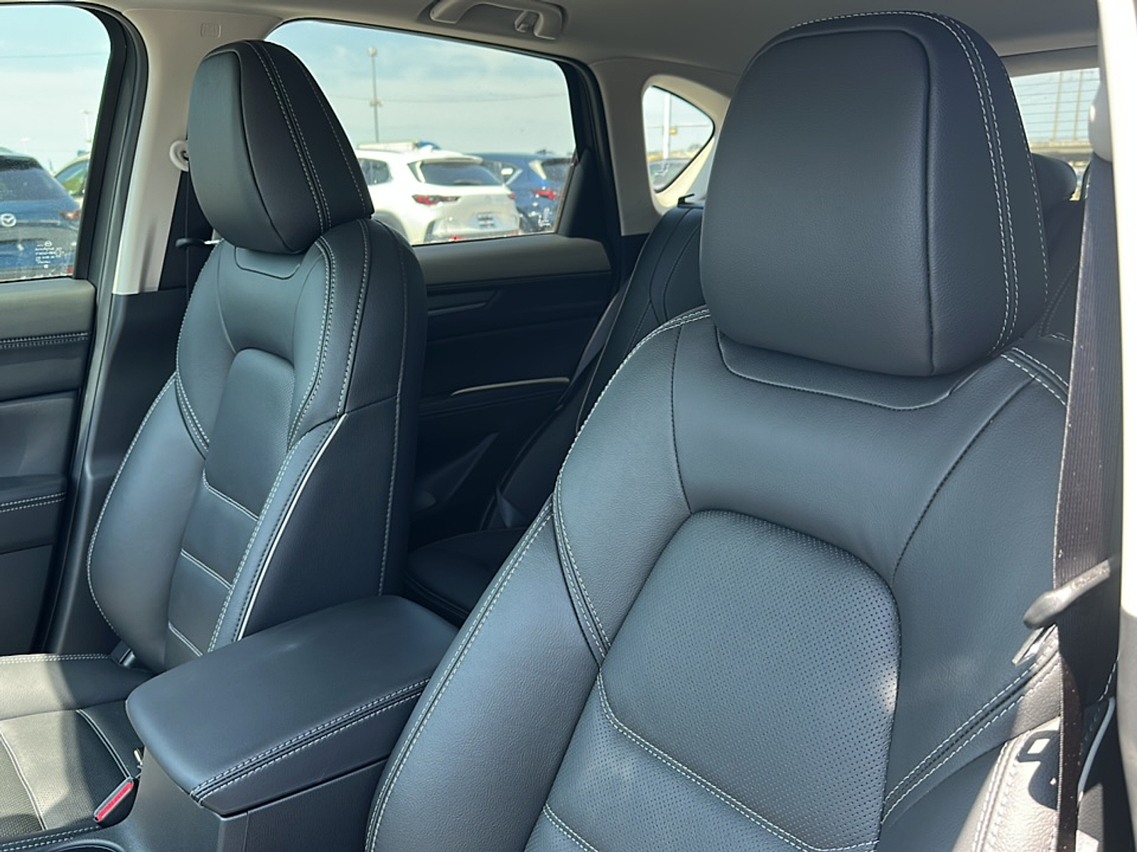 2025 Mazda CX-5 2.5 Premium Plus photo 2