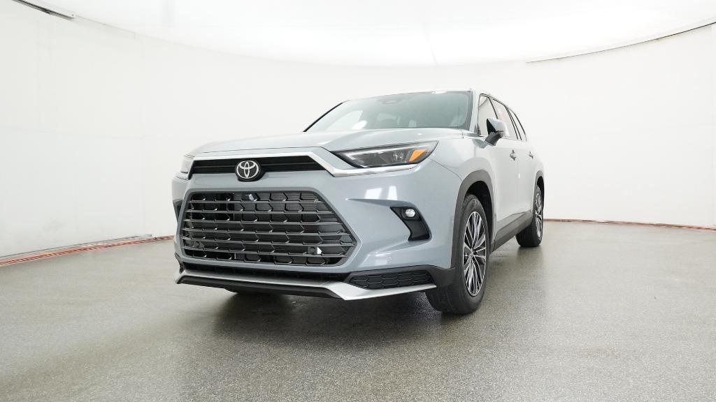 2026 Toyota Grand Highlander Hybrid MAX Platinum AWD photo 3