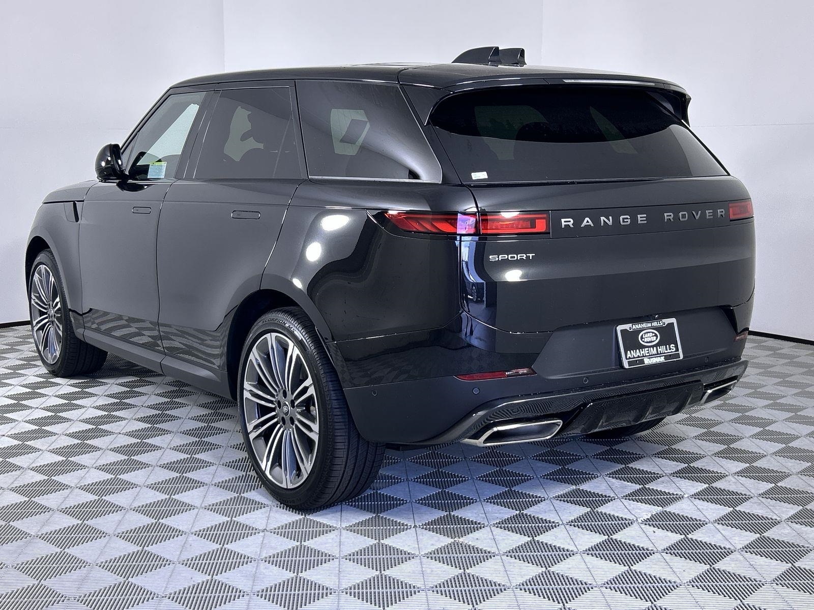 2025 Land Rover Range Rover Sport SE photo 2