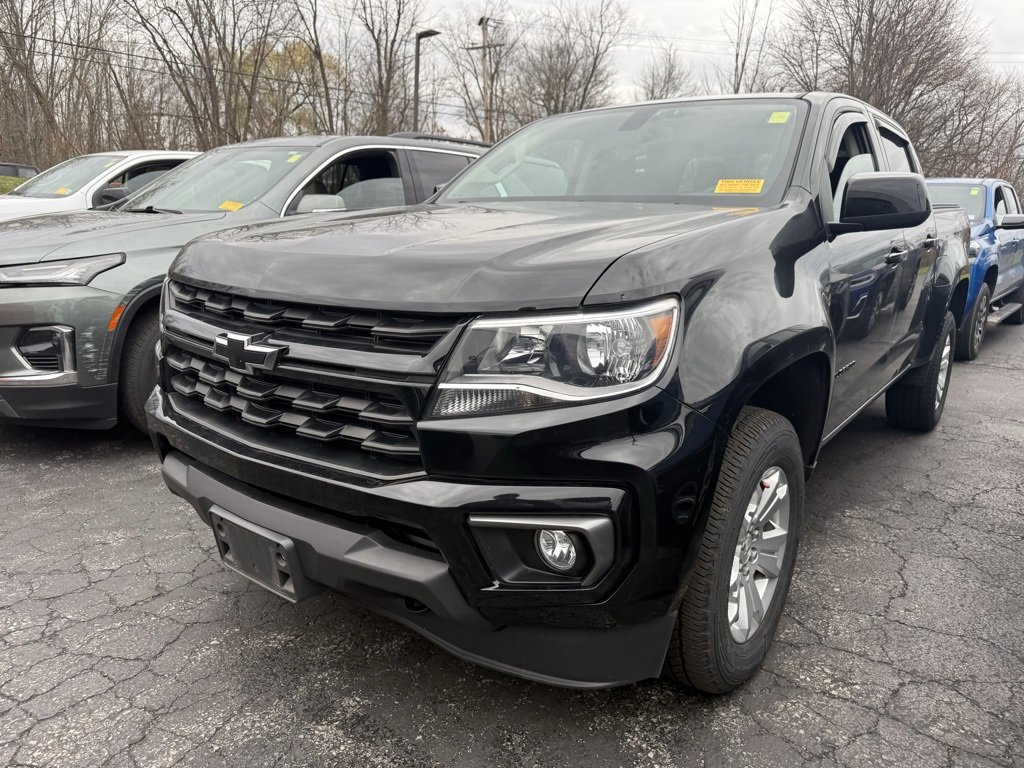 2022 Chevrolet Colorado LT photo 2