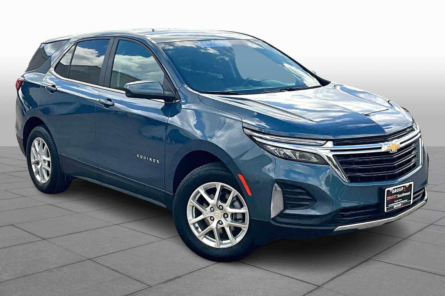 2024 Chevrolet Equinox LT photo 2