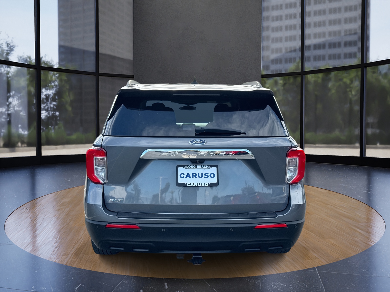 2023 Ford Explorer XLT photo 3