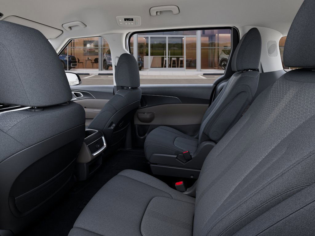 2026 Kia Carnival LX photo 16