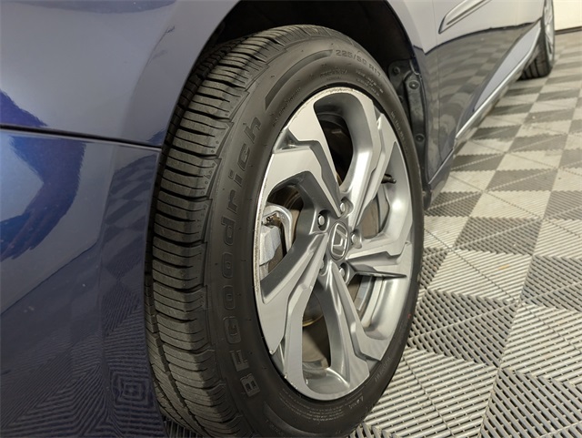 2019 Honda Accord EX photo 9