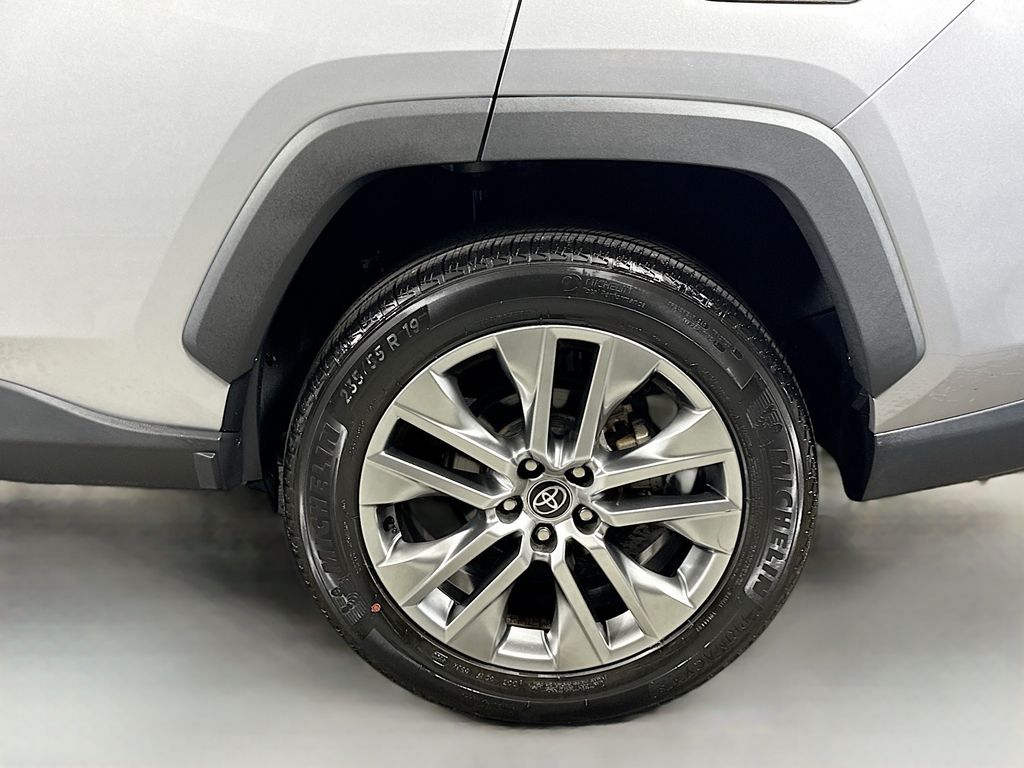 2023 Toyota RAV4 XLE Premium photo 27
