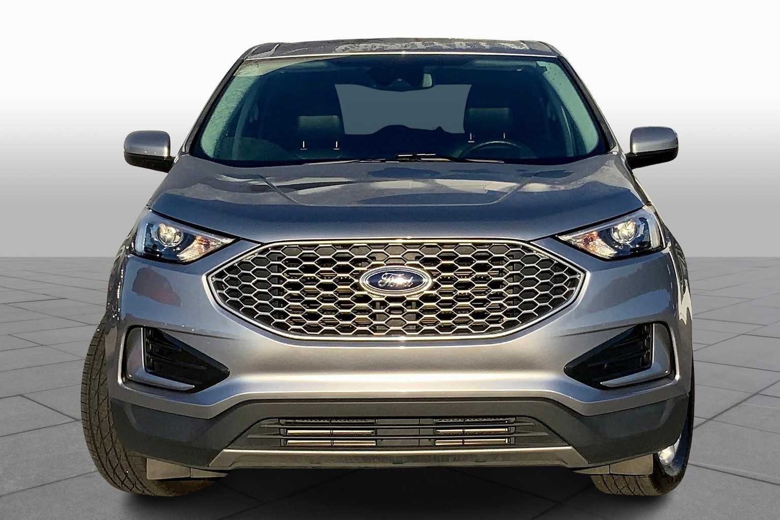 2024 Ford Edge SEL photo 3
