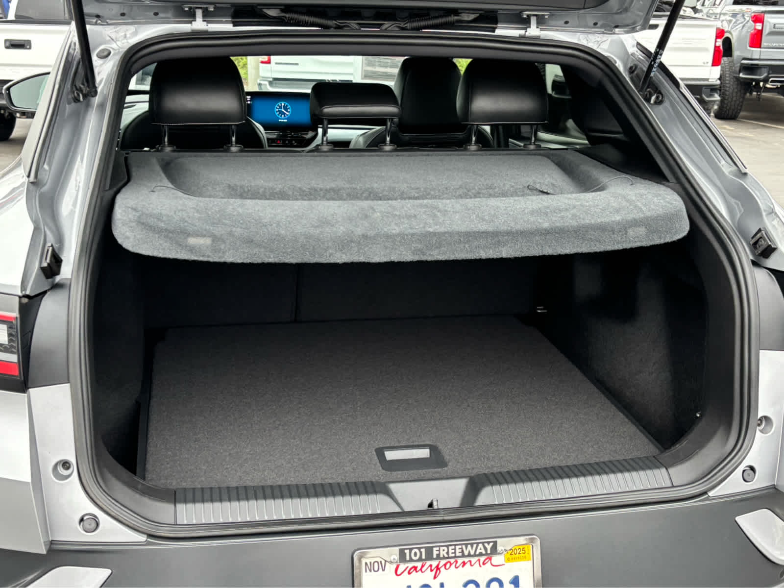 2023 Volkswagen ID.4 Pro photo 19