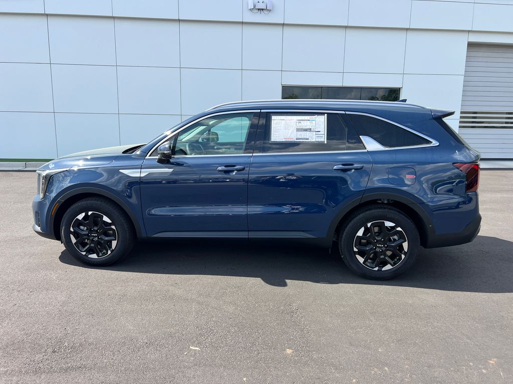 2025 Kia Sorento S photo 2