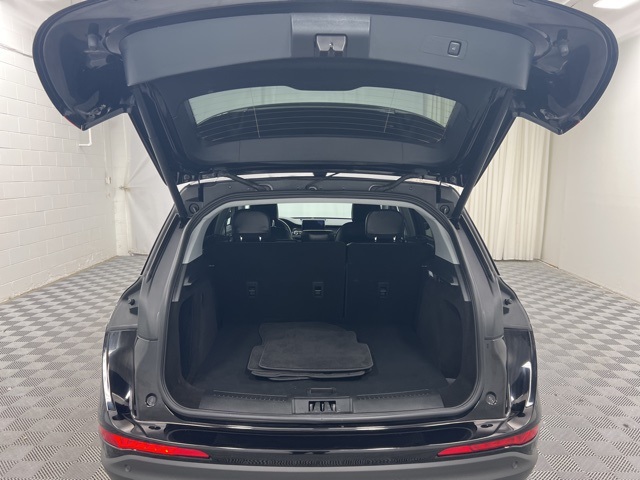 2022 Lincoln Corsair Standard photo 9