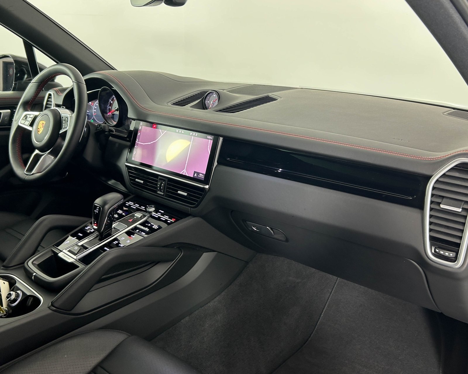2020 Porsche Cayenne S photo 20