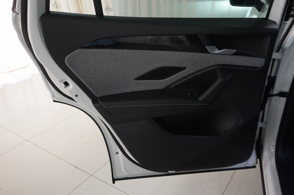 2025 Volkswagen Tiguan S photo 22