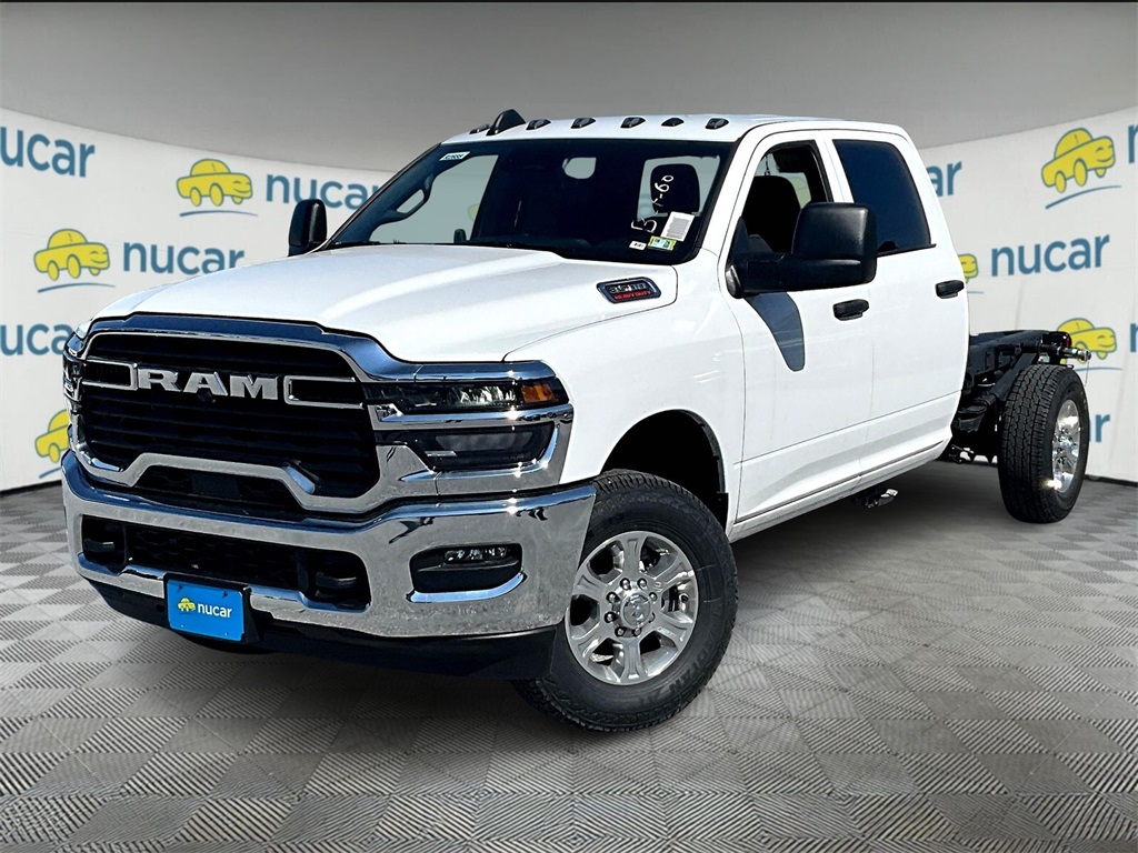2025 Ram 3500 Tradesman photo 3