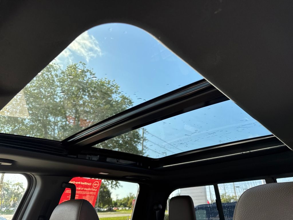2024 Nissan Titan Platinum Reserve photo 26