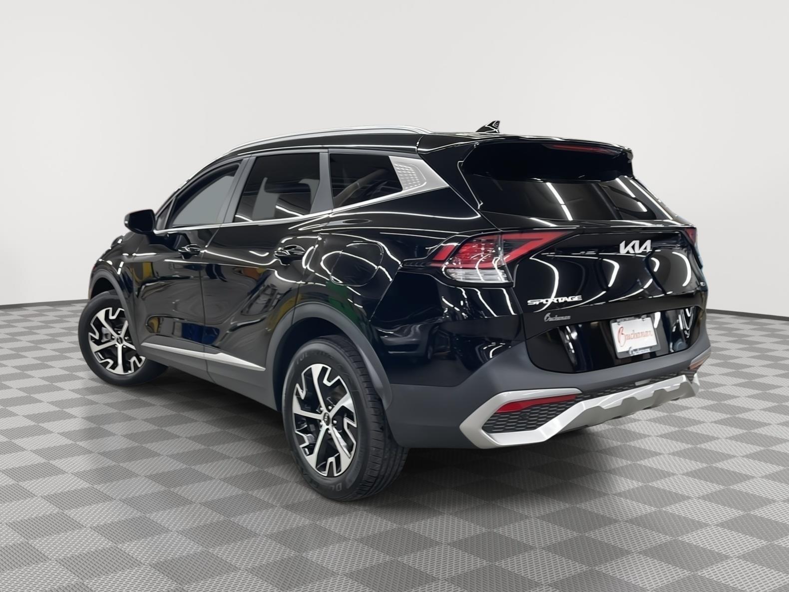 2023 Kia Sportage EX photo 4