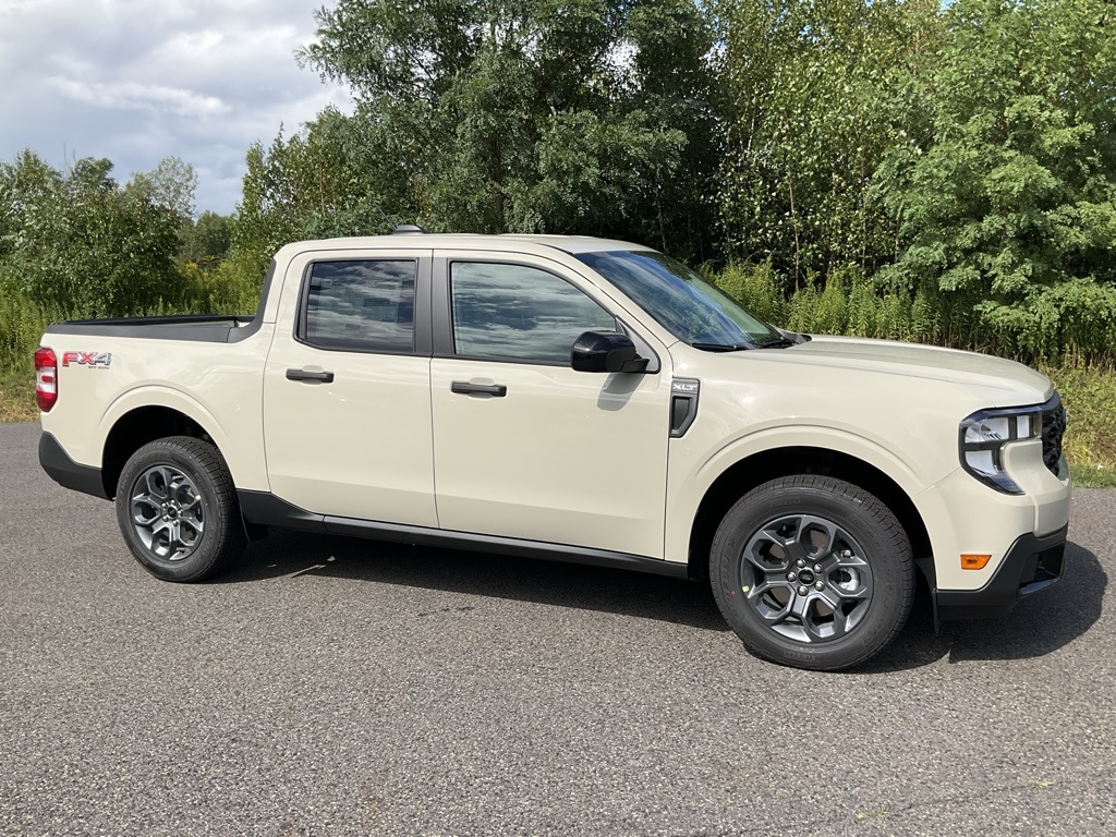 2025 Ford Maverick XLT's photo