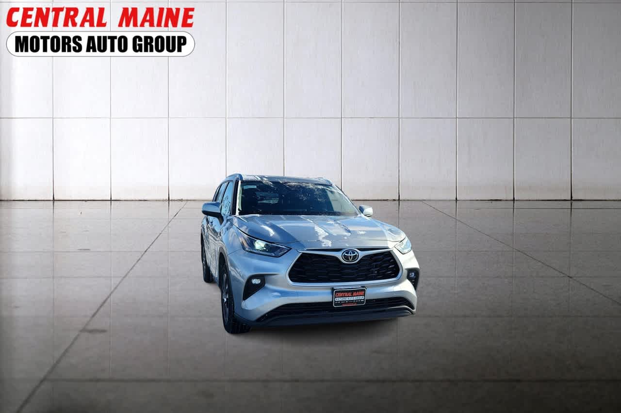 2021 Toyota Highlander XLE's photo