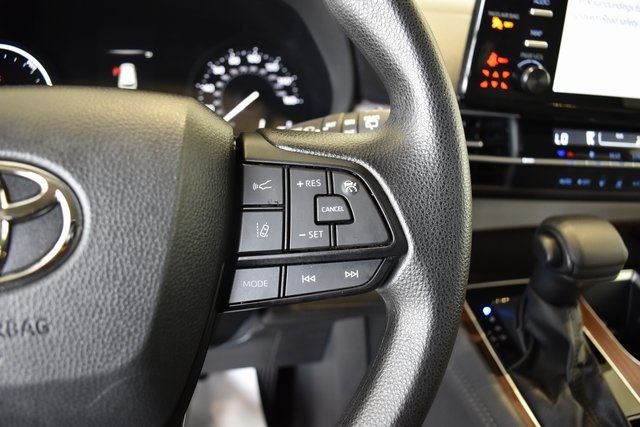 2024 Toyota Sienna LE photo 18