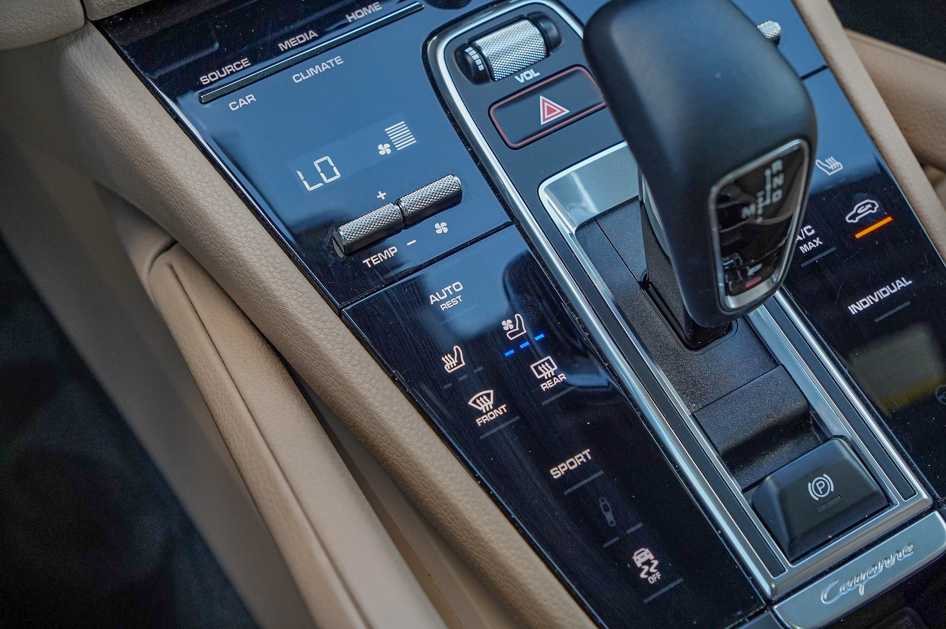 2021 Porsche Cayenne Base photo 20