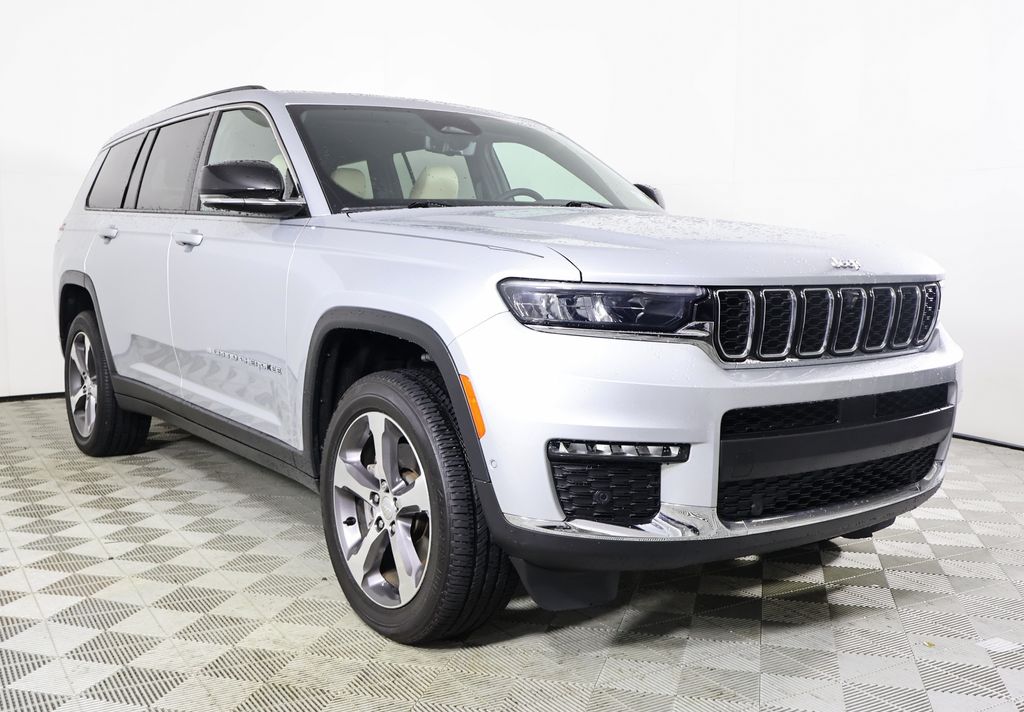 2024 Jeep Grand Cherokee Limited photo 2