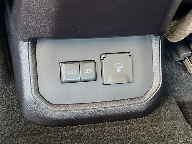 2025 Toyota Highlander Limited photo 22