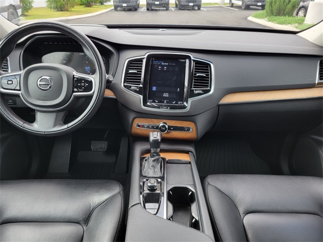 2022 Volvo XC90 Momentum photo 15