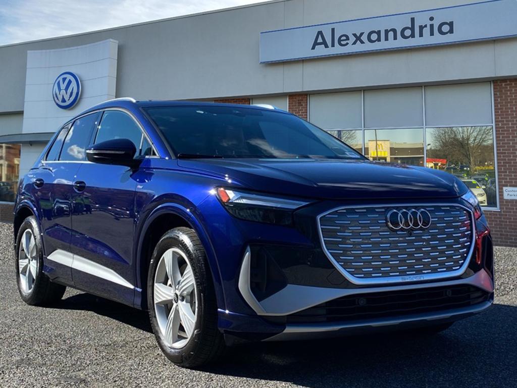 2025 Audi Q4 e-tron Premium Plus's photo