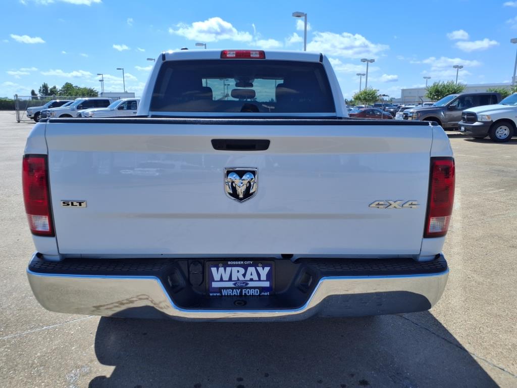 2022 Ram 1500 Classic SLT photo 3