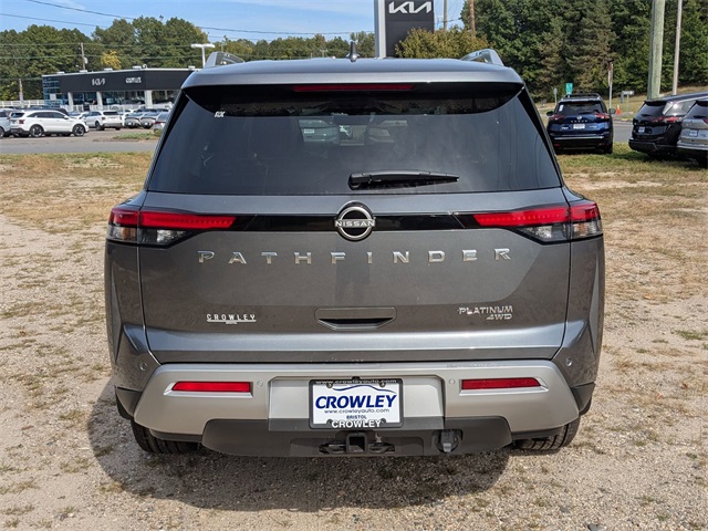 2025 Nissan Pathfinder Platinum photo 3