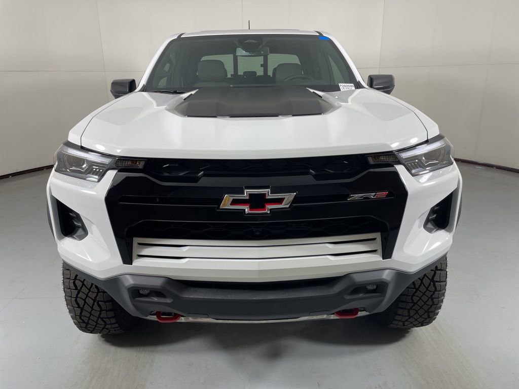 2026 Chevrolet Colorado ZR2 photo 3