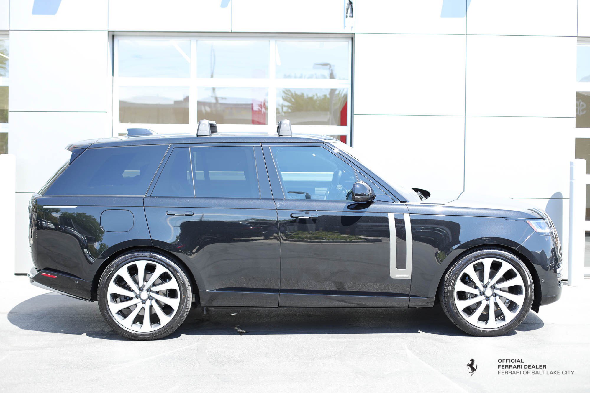 2025 Land Rover Range Rover Autobiography photo 6