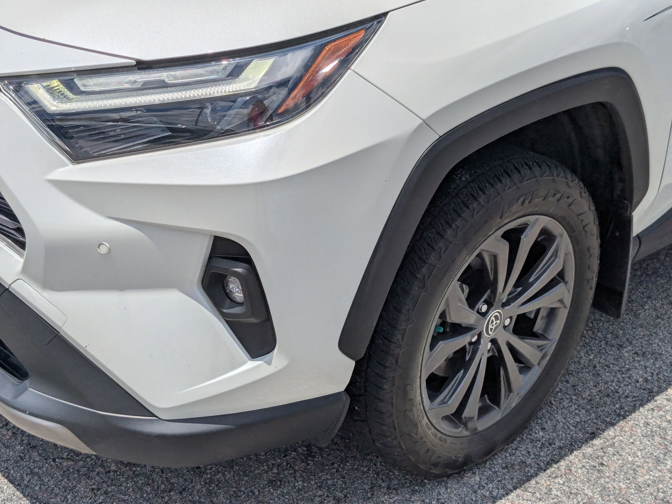2022 Toyota RAV4 Hybrid Limited photo 8