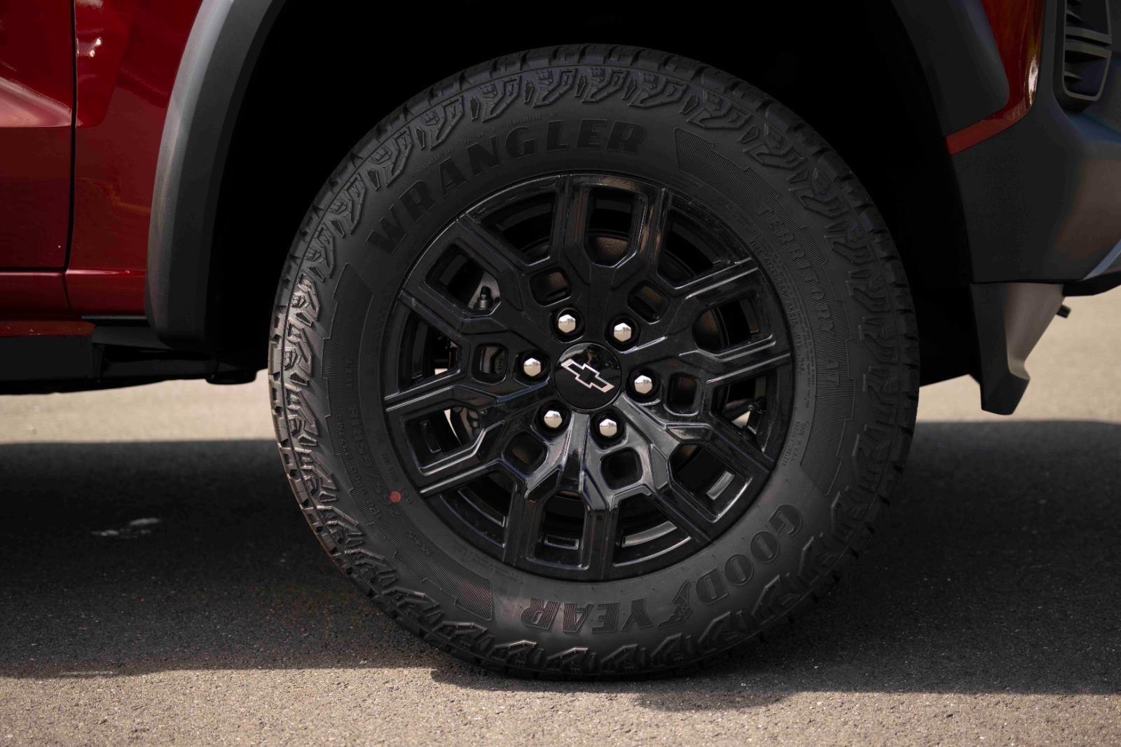 2026 Chevrolet Colorado Trail Boss photo 9