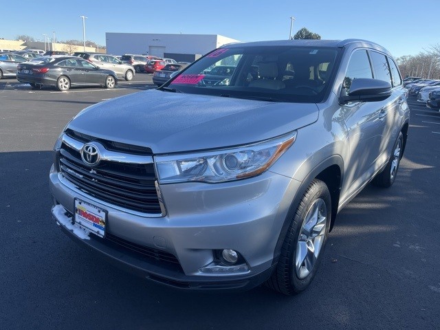 Pre-Owned 2016 Toyota Highlander Limited 4D Sport Utility in Milwaukee ...