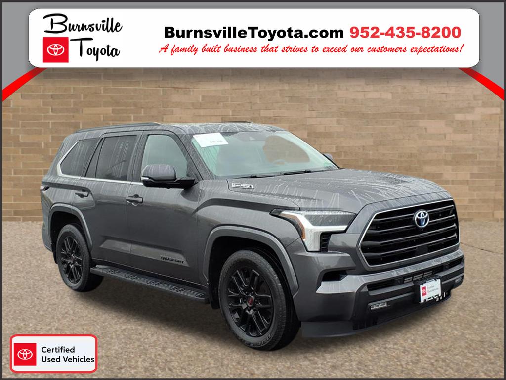 2024 Toyota Sequoia SR5's photo
