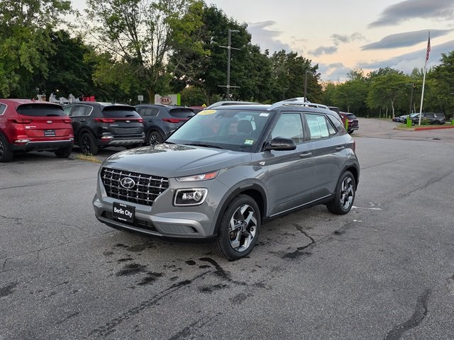2022 Hyundai Venue SEL Limited photo 3