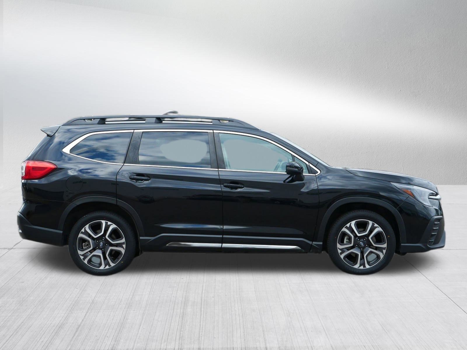 2023 Subaru Ascent Limited photo 8
