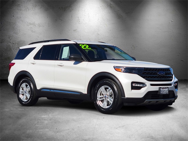 2022 Ford Explorer XLT photo 2