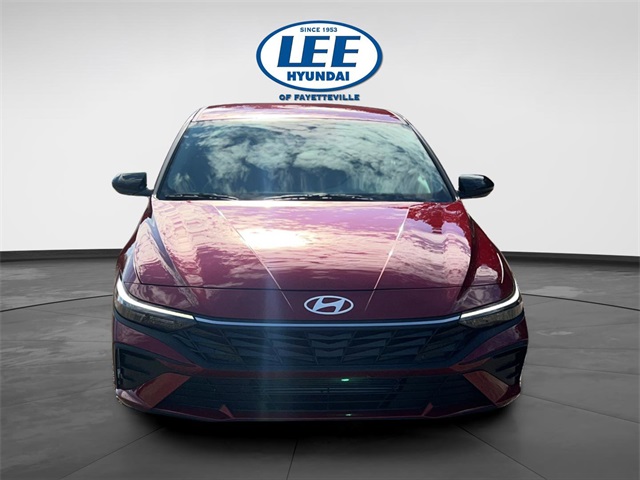 2025 Hyundai Elantra SEL Sport photo 2