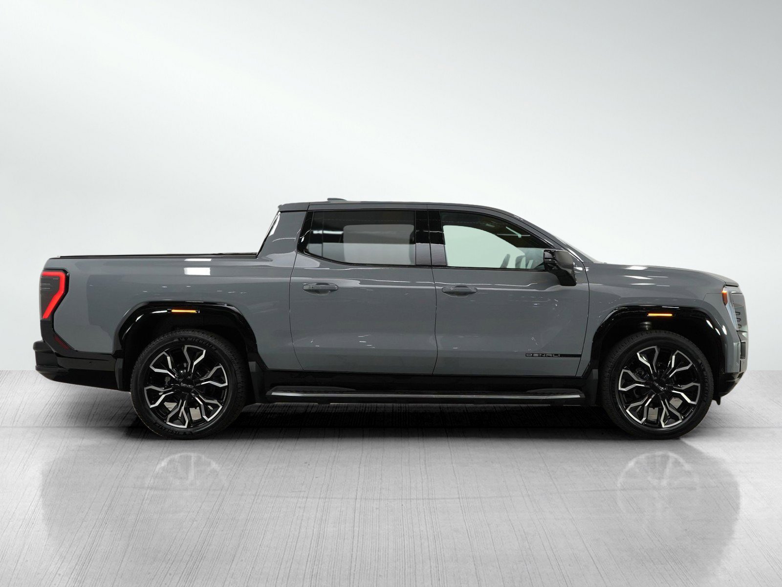 2024 Gmc Sierra EV Denali Edition 1 photo 4