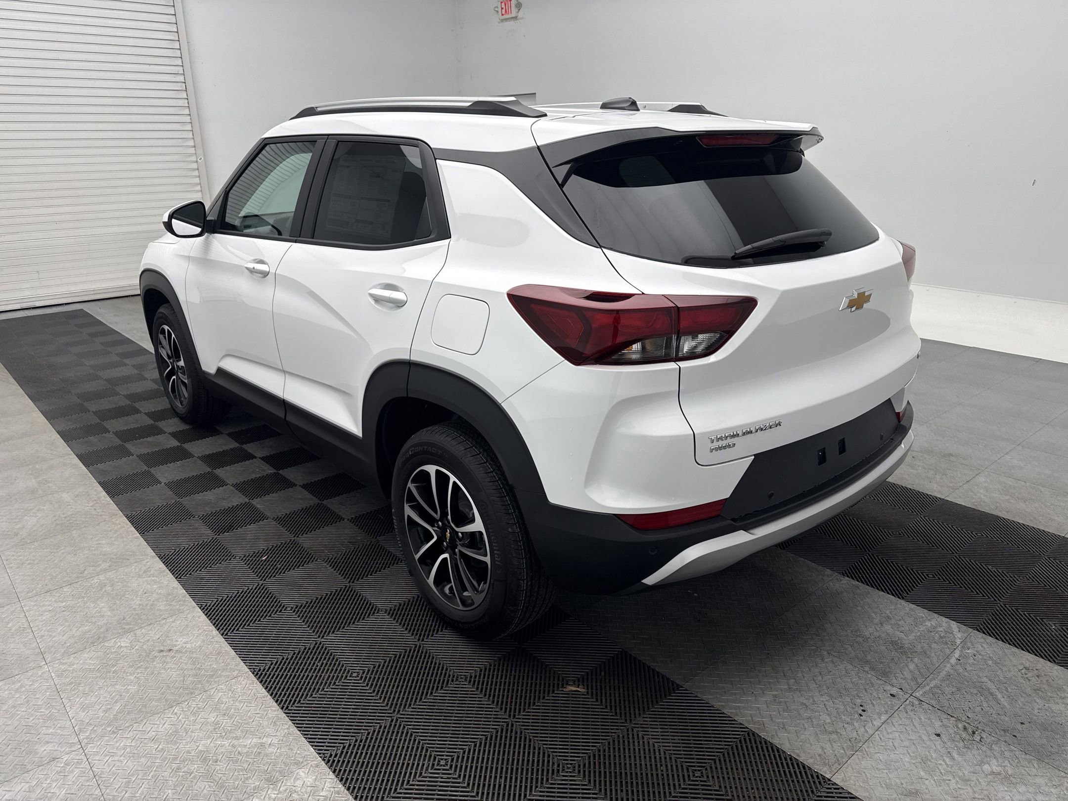 2026 Chevrolet Trailblazer LT photo 2