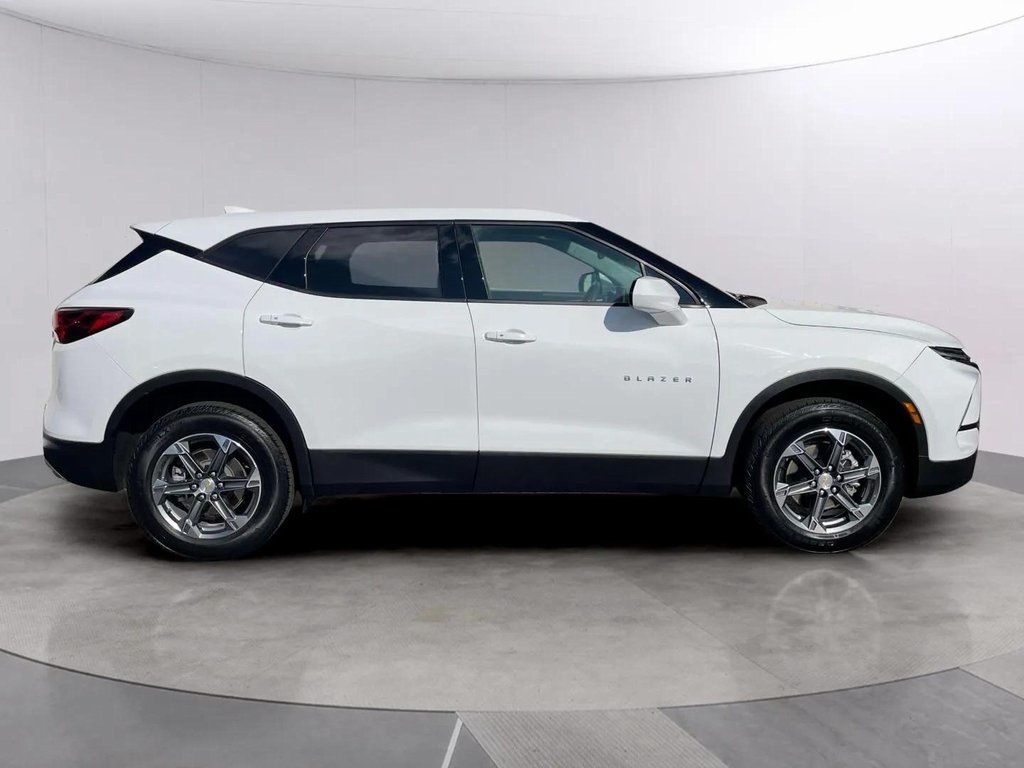 2025 Chevrolet Blazer 2LT photo 6