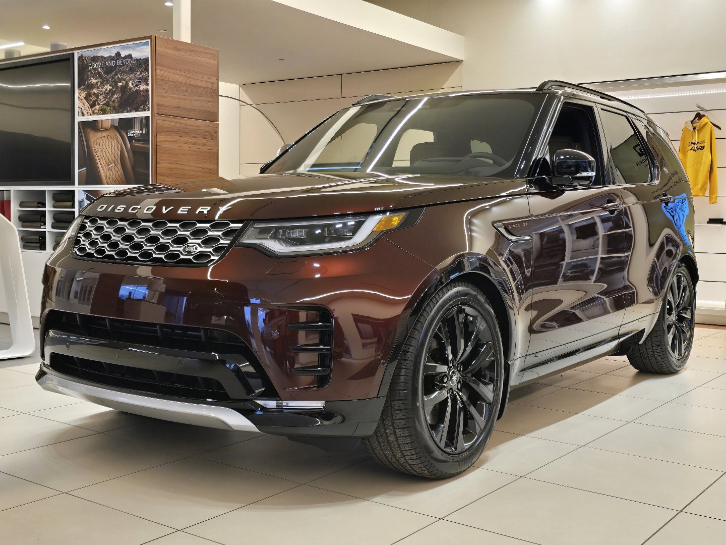 2026 Land Rover Discovery Gemini Edition's photo