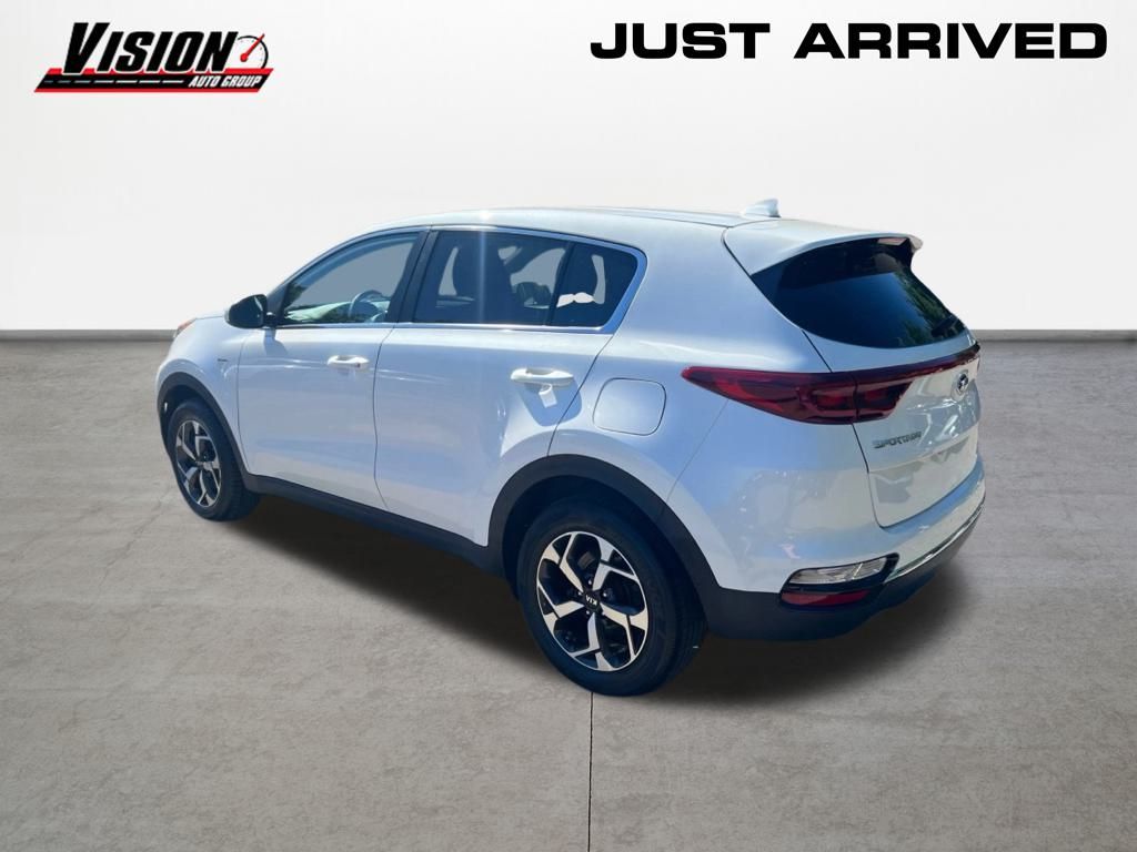 2022 Kia Sportage LX photo 3