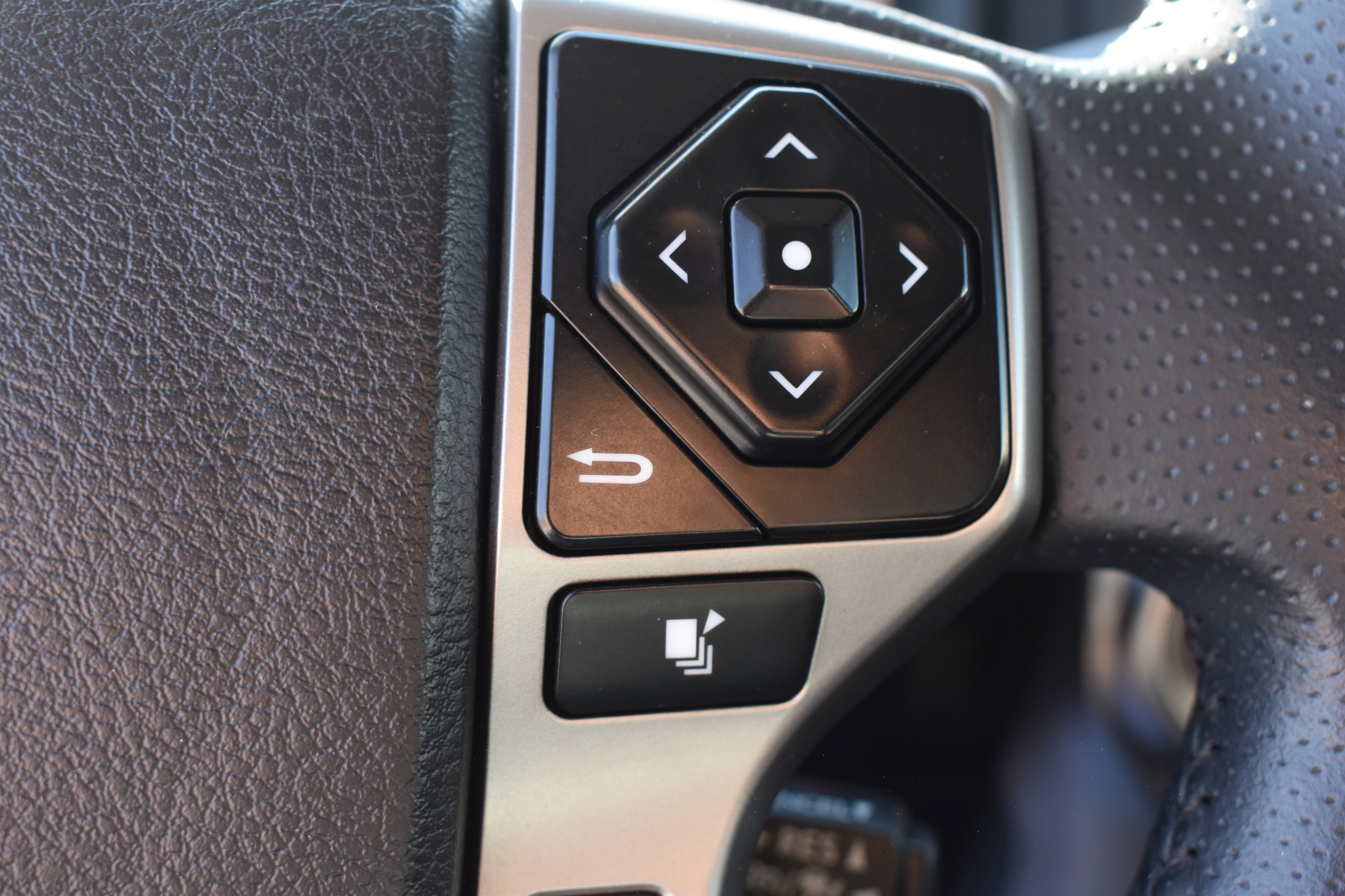 2024 Toyota 4Runner SR5 photo 13