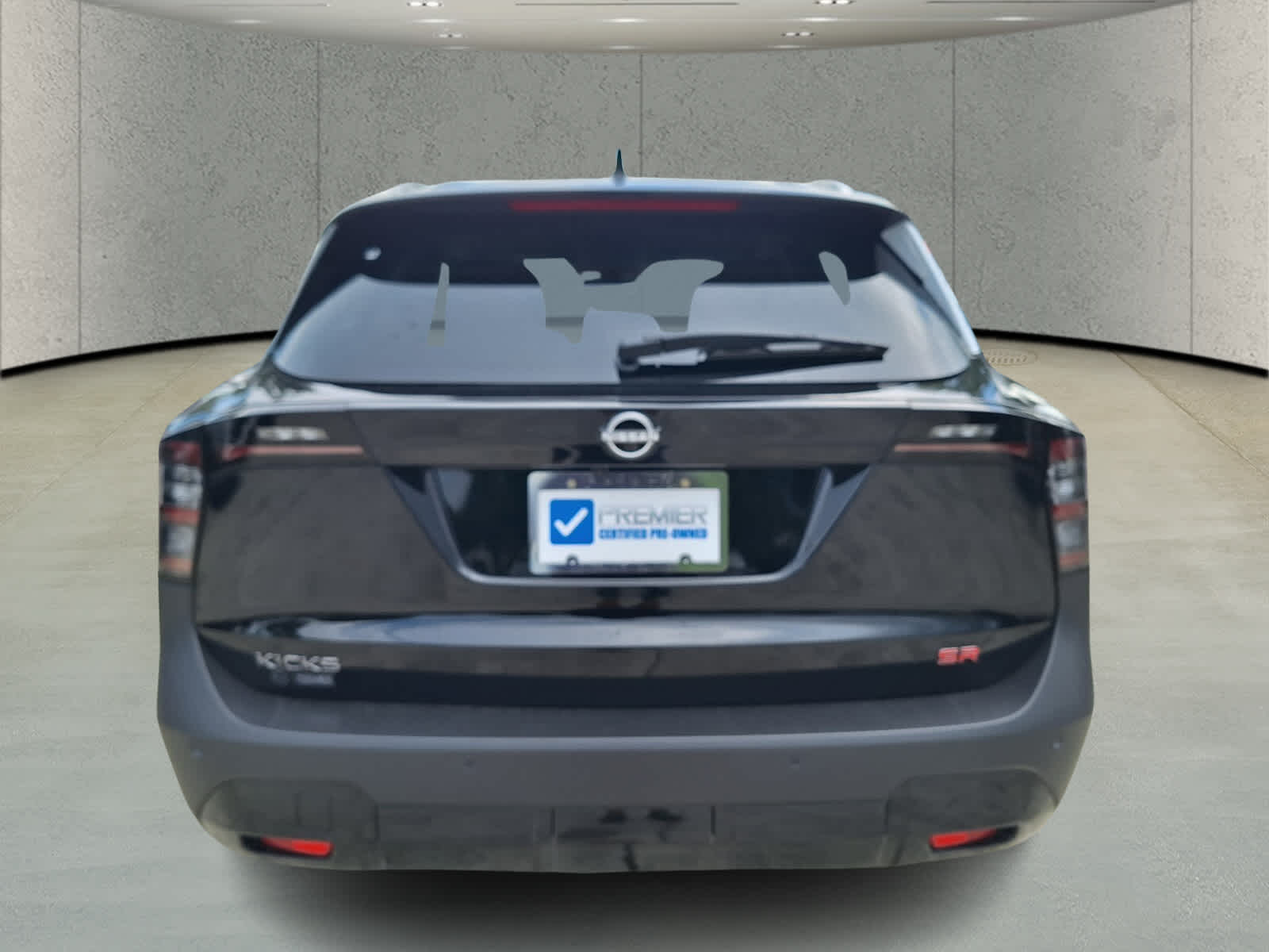 2025 Nissan Kicks SR photo 4