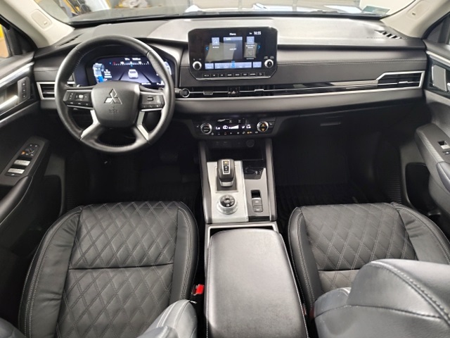 2023 Mitsubishi Outlander SEL photo 22