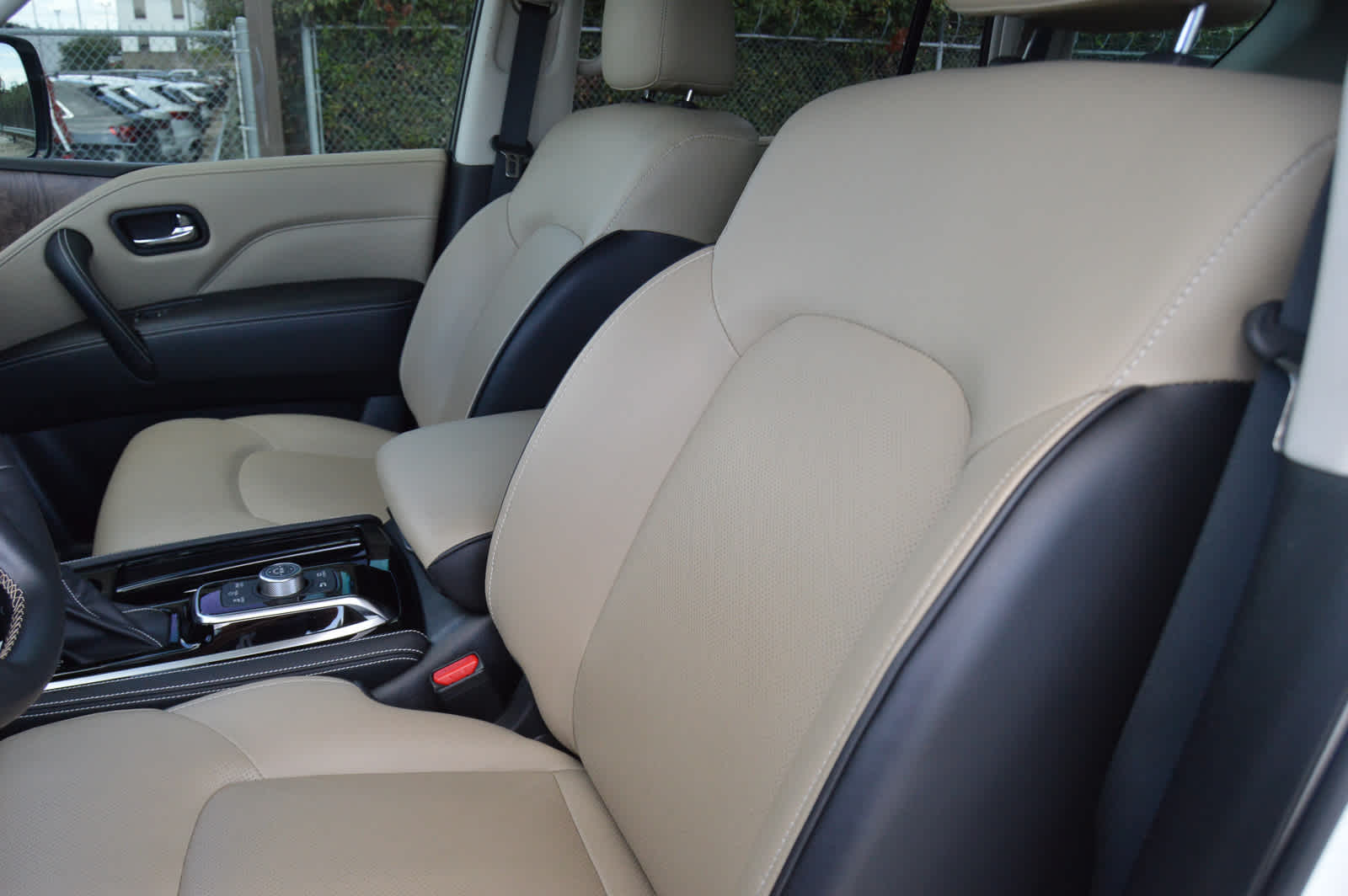 2023 Infiniti QX80 Premium Select photo 9