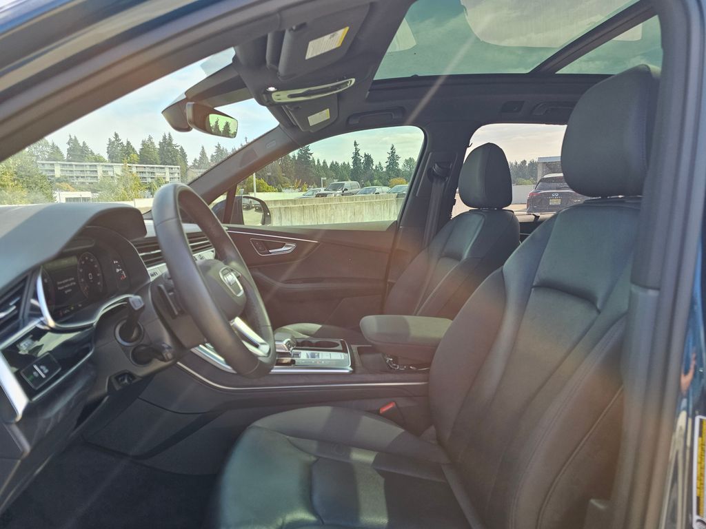 2022 Audi Q7 55 Prestige photo 23