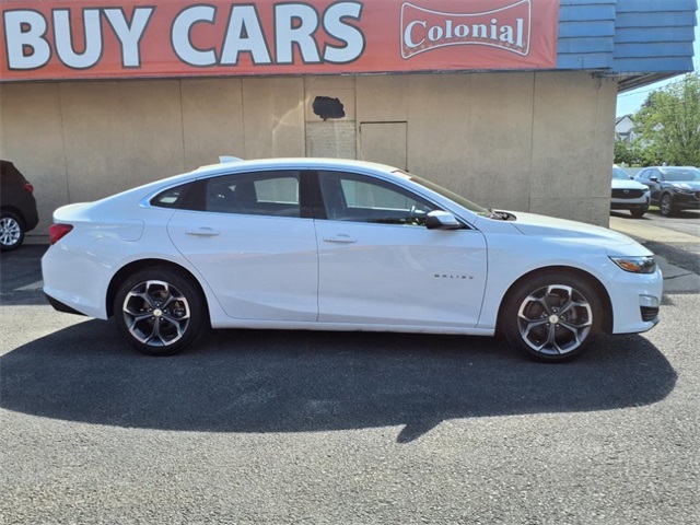 2023 Chevrolet Malibu 1LT photo 2